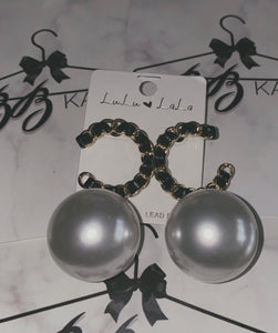 Cece | pearl earrings